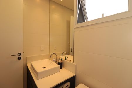 Apartamento à venda com 65m², 2 quartos e 2 vagasBanheiro da Suíte 1
