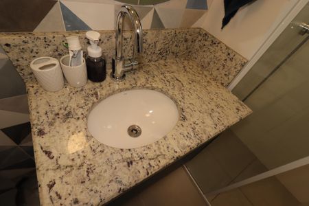 Apartamento à venda com 65m², 2 quartos e 2 vagasBanheiro da Suíte 2 