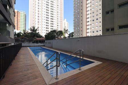Apartamento à venda com 65m², 2 quartos e 2 vagasÁrea Comum - Piscina