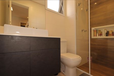 Apartamento à venda com 65m², 2 quartos e 2 vagasBanheiro da Suíte 1