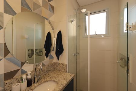 Apartamento à venda com 65m², 2 quartos e 2 vagasBanheiro da Suíte 2 