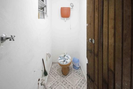 Casa à venda com 196m², 3 quartos e 2 vagas Casa à venda com 196m², 3 quartos e 2 vagasBanheiro