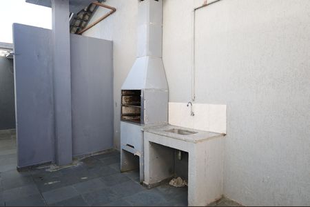Casa para alugar com 100m², 2 quartos e 1 vagaÁrea de serviço