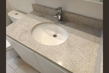 Apartamento para alugar com 47m², 2 quartos e sem vagaBanheiro