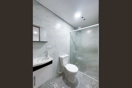 Banheiro de kitnet/studio para alugar com 1 quarto, 28m² em Lapa, São Paulo
