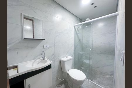Banheiro de kitnet/studio para alugar com 1 quarto, 28m² em Lapa, São Paulo