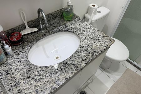 Banheiro da Suíte de apartamento para alugar com 1 quarto, 50m² em Vila Matias, Santos