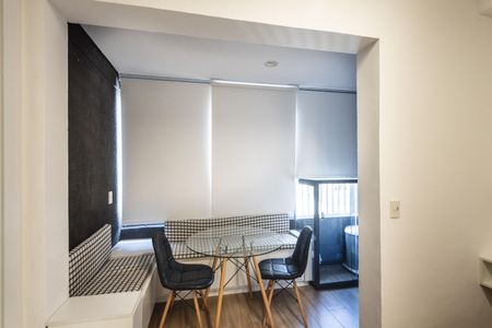 Studio para alugar com 28m², 1 quarto e sem vaga Studio para alugar com 28m², 1 quarto e sem vagaCortinas