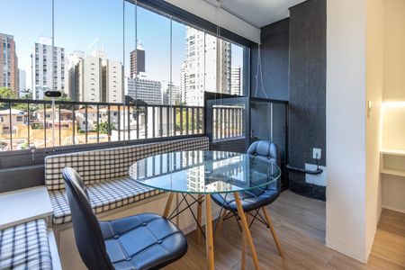 Studio para alugar com 28m², 1 quarto e sem vaga Studio para alugar com 28m², 1 quarto e sem vagaVaranda