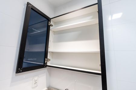 Banheiro de kitnet/studio para alugar com 1 quarto, 28m² em Perdizes, São Paulo