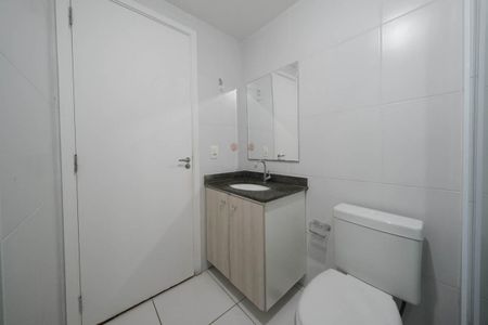 Banheiro de apartamento para alugar com 1 quarto, 35m² em Jardim Santa Teresinha, São Paulo
