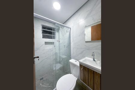 Banheiro de apartamento para alugar com 1 quarto, 30m² em Lapa, São Paulo