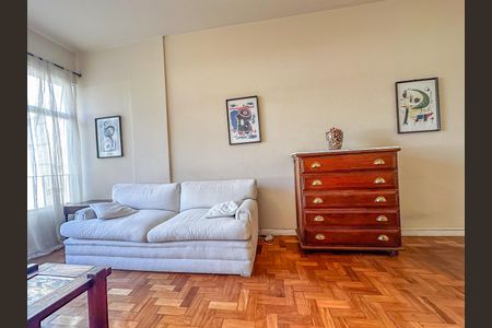 Apartamento para alugar com 75m², 2 quartos e sem vaga