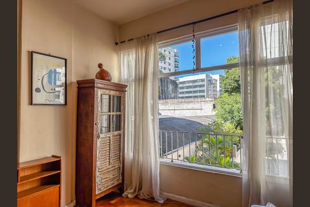 Apartamento para alugar com 75m², 2 quartos e sem vaga