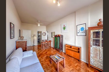 Apartamento para alugar com 75m², 2 quartos e sem vaga