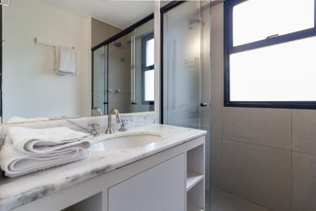 Banheiro de apartamento para alugar com 1 quarto, 42m² em Jardim Paulista, São Paulo