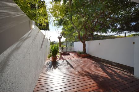 Casa para alugar com 80m², 2 quartos e 1 vagaÁrea externa