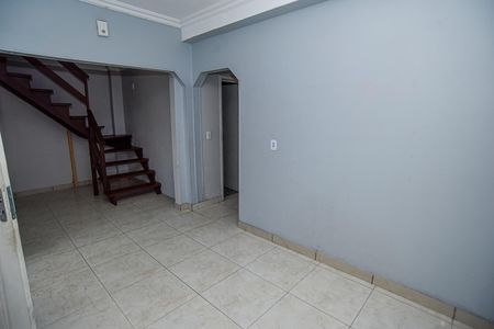 Casa para alugar com 101m², 2 quartos e 1 vaga Casa para alugar com 101m², 2 quartos e 1 vagaSala