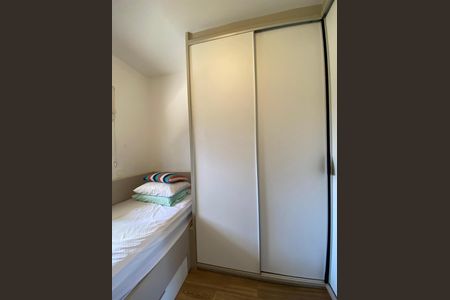 Casa de condomínio à venda com 190m², 3 quartos e 3 vagas Casa de condomínio à venda com 190m², 3 quartos e 3 vagasQuarto 2 - Suíte