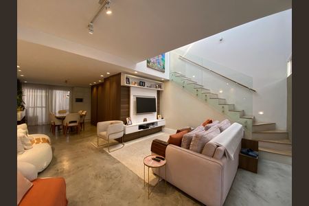 Casa à venda com 3 quartos, 190m² em Cidade São Francisco, São Paulo