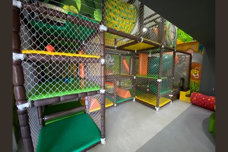 Casa de condomínio à venda com 190m², 3 quartos e 3 vagas Casa de condomínio à venda com 190m², 3 quartos e 3 vagasÁreas Comuns