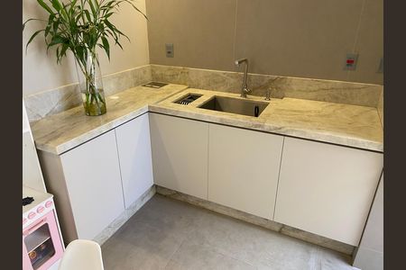 Casa de condomínio à venda com 190m², 3 quartos e 3 vagas