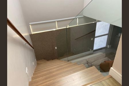 Casa de condomínio à venda com 190m², 3 quartos e 3 vagas Casa de condomínio à venda com 190m², 3 quartos e 3 vagasAcesso aos Quartos