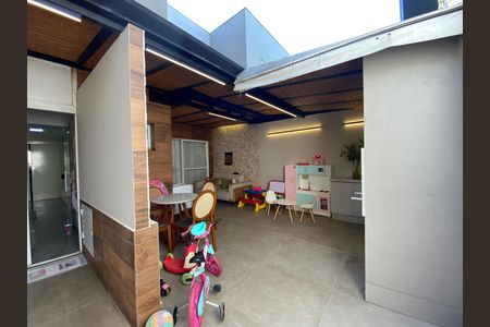 Casa de condomínio à venda com 190m², 3 quartos e 3 vagas Casa de condomínio à venda com 190m², 3 quartos e 3 vagasÁrea Externa