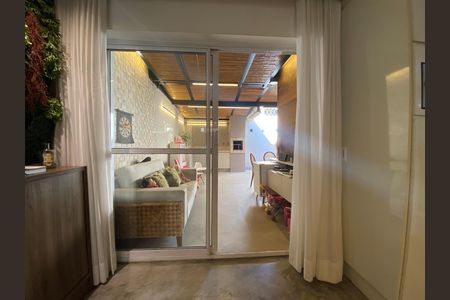 Casa de condomínio à venda com 190m², 3 quartos e 3 vagas Casa de condomínio à venda com 190m², 3 quartos e 3 vagasÁrea Externa