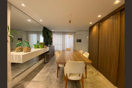 Casa de condomínio à venda com 190m², 3 quartos e 3 vagas Casa de condomínio à venda com 190m², 3 quartos e 3 vagasSala de Jantar