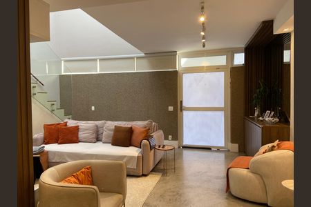 Casa de condomínio à venda com 190m², 3 quartos e 3 vagas Casa de condomínio à venda com 190m², 3 quartos e 3 vagasSala