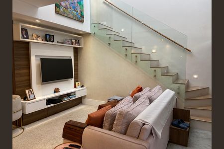 Casa de condomínio à venda com 190m², 3 quartos e 3 vagas Casa de condomínio à venda com 190m², 3 quartos e 3 vagasSala