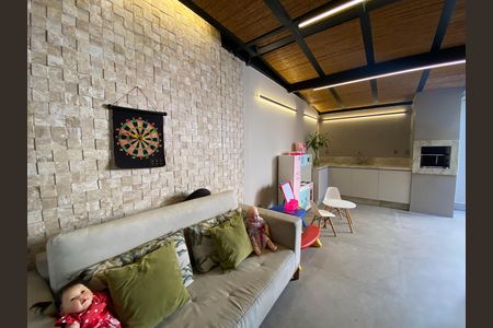 Casa de condomínio à venda com 190m², 3 quartos e 3 vagas Casa de condomínio à venda com 190m², 3 quartos e 3 vagasÁrea Externa