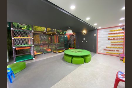 Casa de condomínio à venda com 190m², 3 quartos e 3 vagas Casa de condomínio à venda com 190m², 3 quartos e 3 vagasÁreas Comuns
