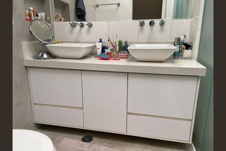 Casa de condomínio à venda com 190m², 3 quartos e 3 vagas Casa de condomínio à venda com 190m², 3 quartos e 3 vagasQuarto 1 - Suíte