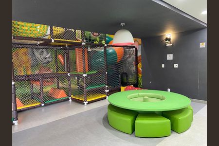 Casa de condomínio à venda com 190m², 3 quartos e 3 vagas Casa de condomínio à venda com 190m², 3 quartos e 3 vagasÁreas Comuns