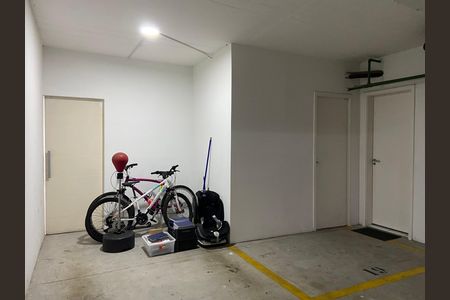 Garagem de casa à venda com 3 quartos, 190m² em Cidade São Francisco, São Paulo
