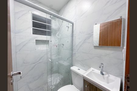 Banheiro de apartamento para alugar com 1 quarto, 30m² em Lapa, São Paulo