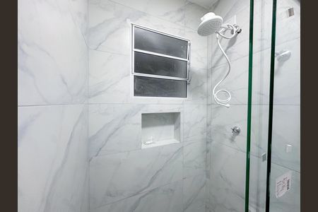 Banheiro de apartamento para alugar com 1 quarto, 30m² em Lapa, São Paulo