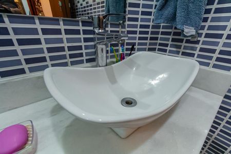 Apartamento à venda com 61m², 2 quartos e 1 vaga Apartamento à venda com 61m², 2 quartos e 1 vagaBanheiro