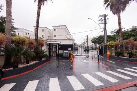 Apartamento para alugar com 45m², 2 quartos e 1 vagaFachada e entrada do condomínio