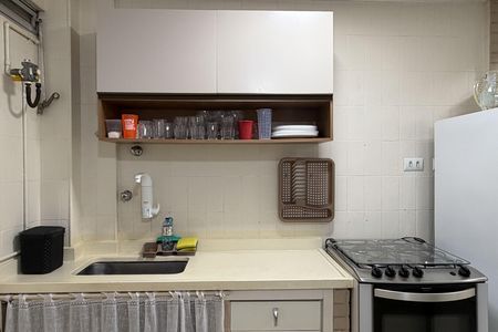 Cozinha e Área de Serviço de apartamento para alugar com 1 quarto, 50m² em Ponta da Praia, Santos
