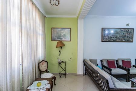Casa para alugar com 280m², 4 quartos e 3 vagasSala