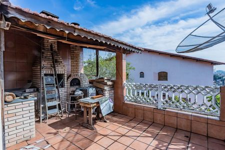 Casa para alugar com 280m², 4 quartos e 3 vagasQuintal