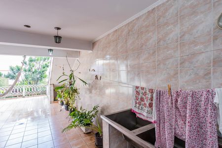 Casa para alugar com 280m², 4 quartos e 3 vagasÁrea de Serviço