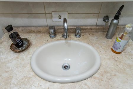 Casa para alugar com 280m², 4 quartos e 3 vagasBanheiro