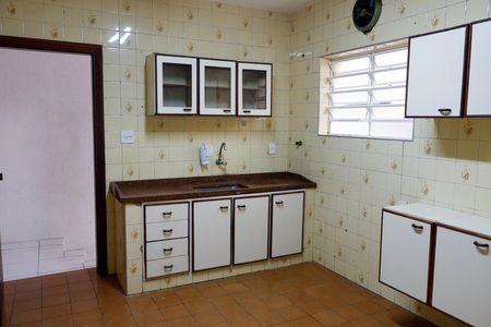 Casa para alugar com 150m², 2 quartos e 2 vagasCozinha