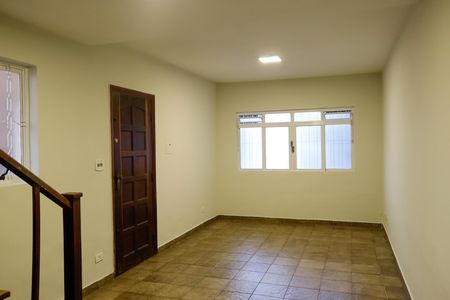 Casa para alugar com 150m², 2 quartos e 2 vagasSala
