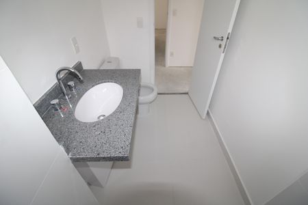 Apartamento à venda com 243m², 3 quartos e 2 vagasQuarto 2 - Banheiro