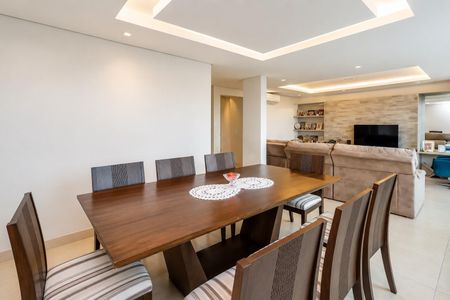 Apartamento para alugar com 123m², 3 quartos e 2 vagas